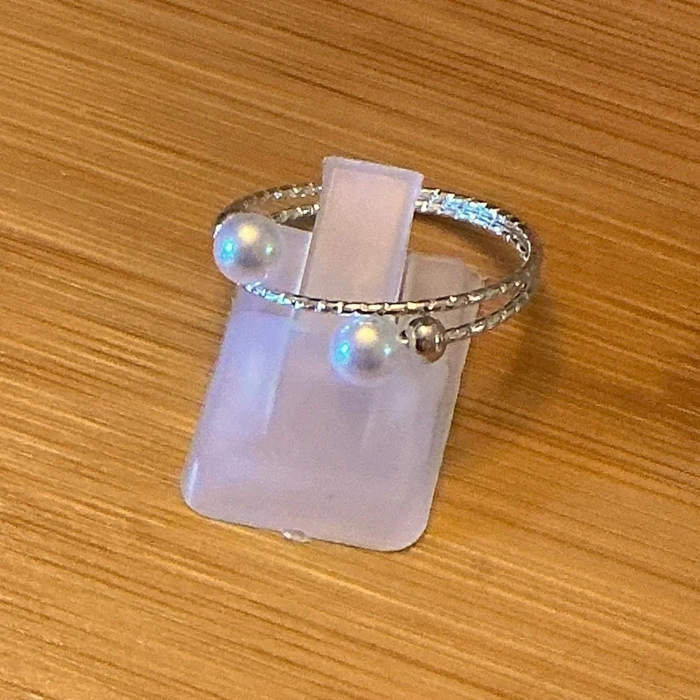 Beautiful adjustable ring, Brand New!